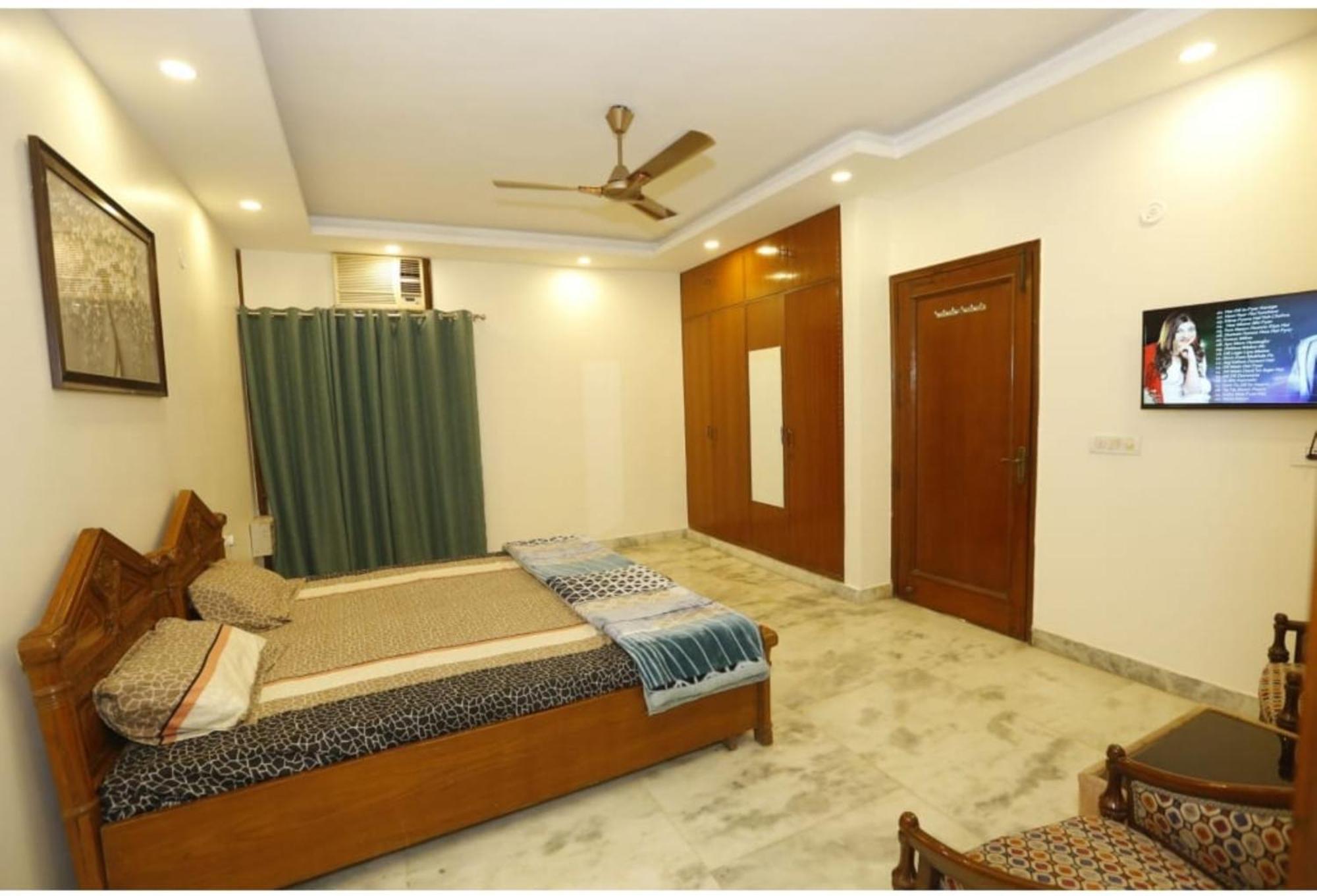 Hotel Sky - Safdarjung Enclave New Delhi