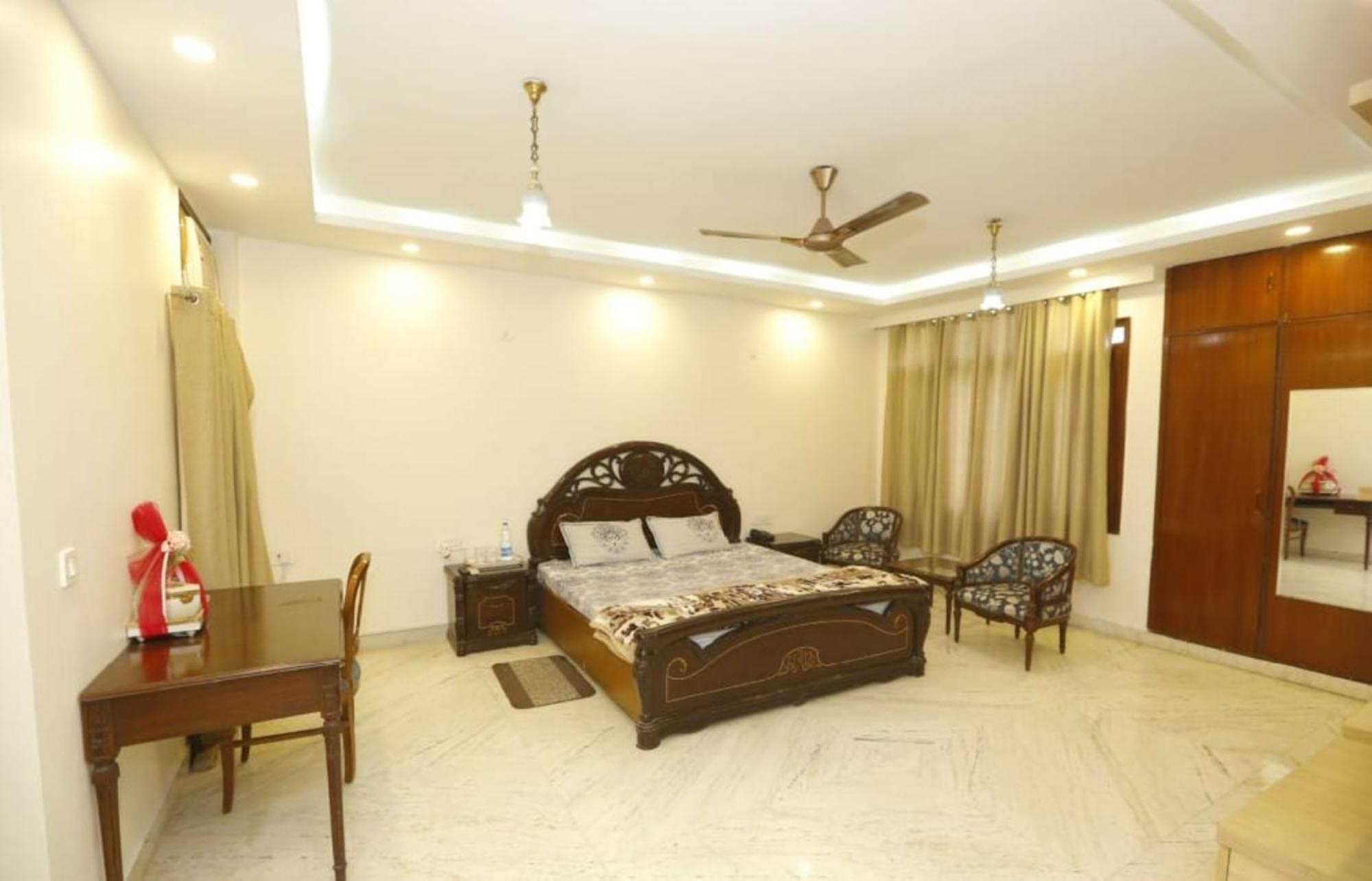 Sky - Safdarjung Enclave Hotel